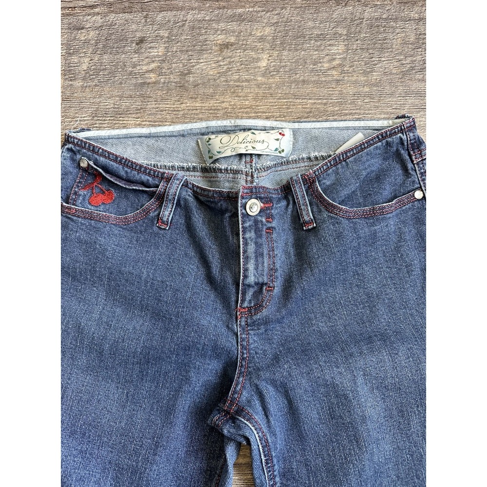 Delicious Curves By Mudd Low rise Women's Jeans Cherries Waist 32 (Call Out) - Picture 2 of 11